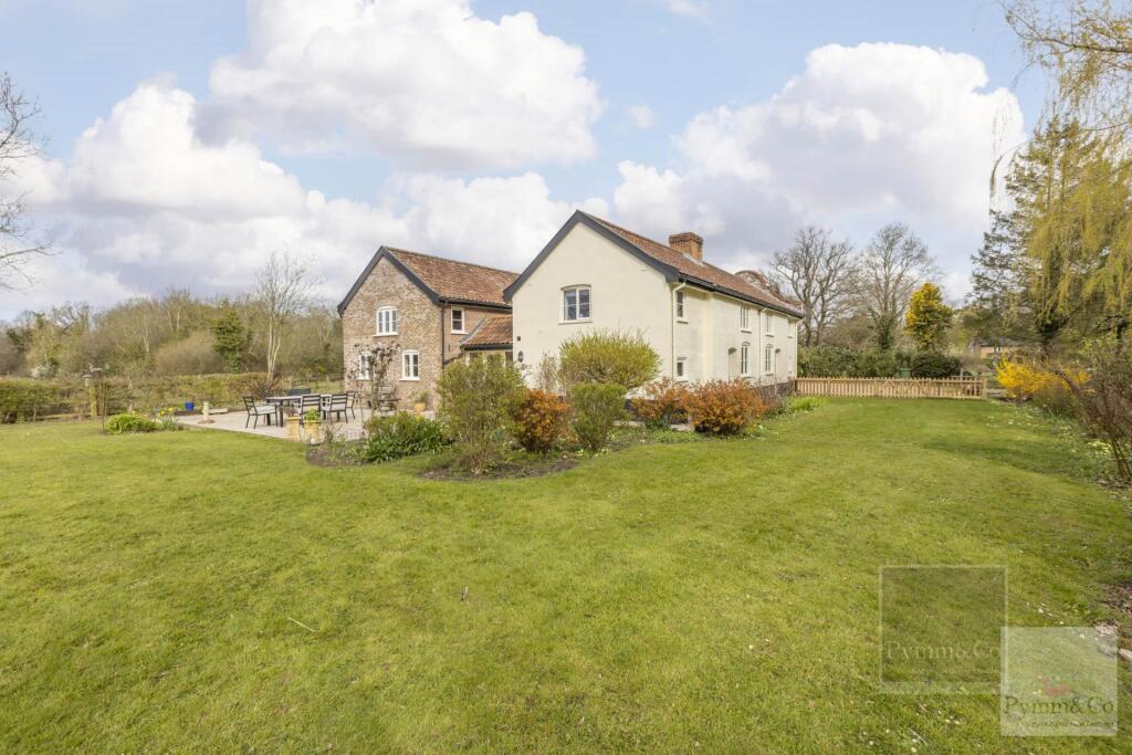 Main image of property: Saxlingham Green