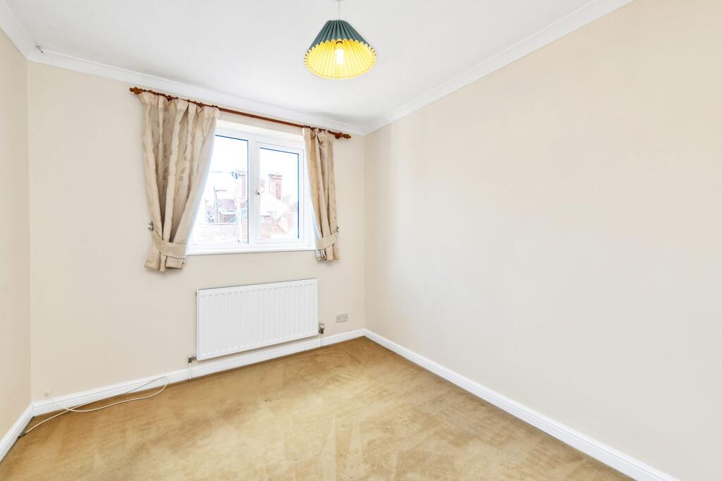 House in West Suffolk, Newmarket - More