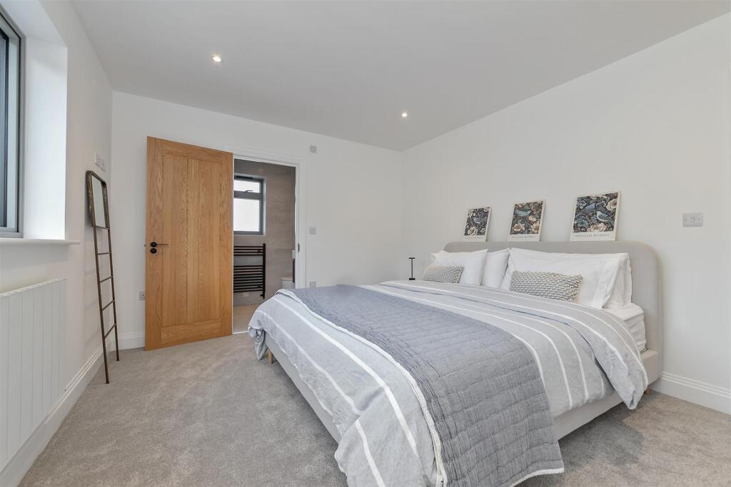 Additional image 14 of St. Albans Road, Sandridge