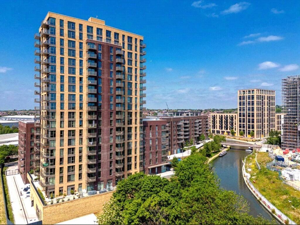 Main image of property: The Lock, Greenford Quay, Greenford, UB6
