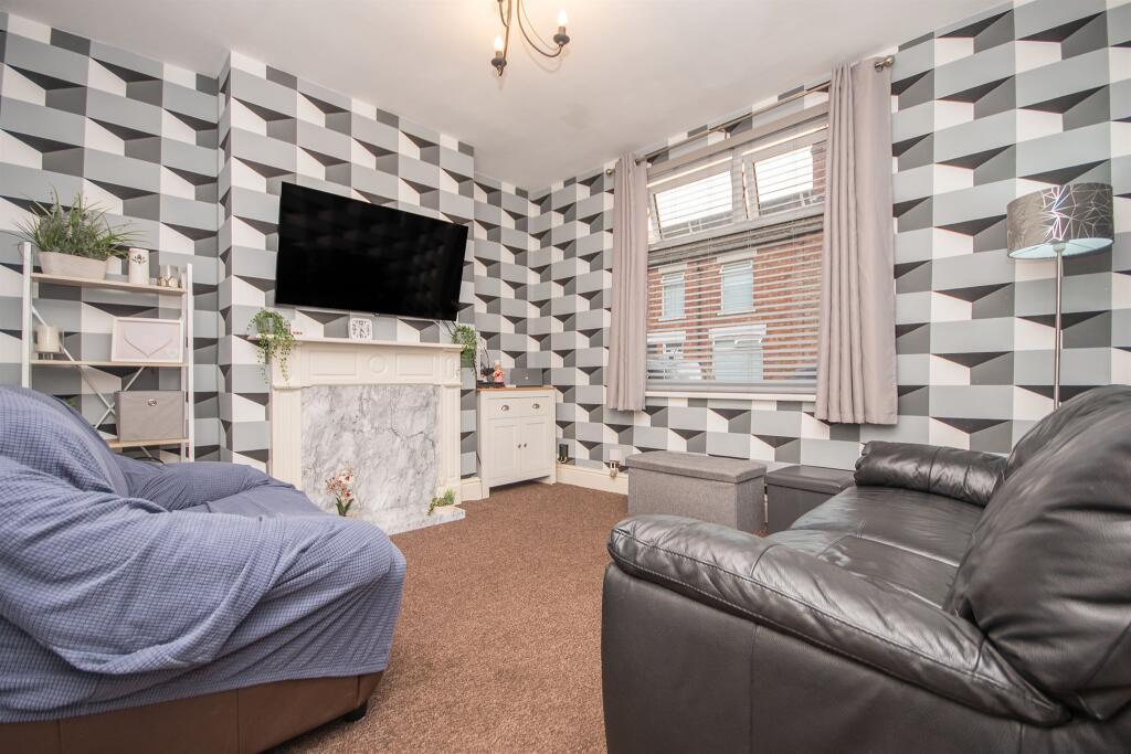 House in Kettering, Avondale - View 2