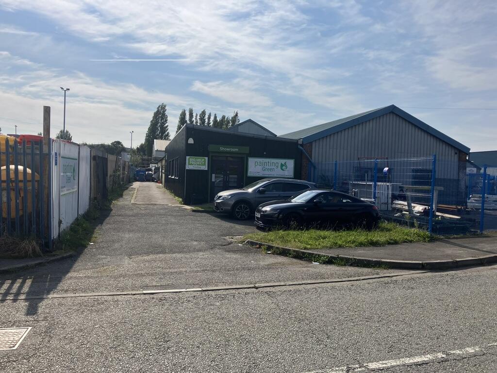 Main image of property: Unit 4-6, Yardley Road, Knowsley Industrial Park, Liverpool, Merseyside, L33 7SS