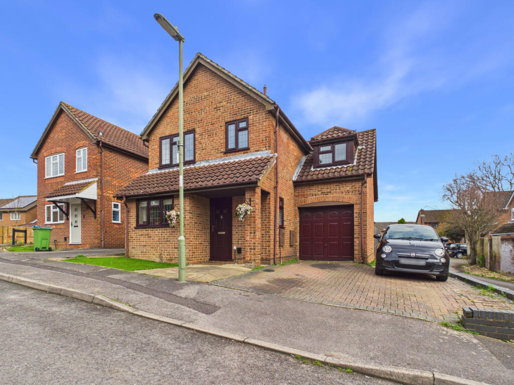 Main image of property: Moorland Close, Locks Heath, SO31 6WD