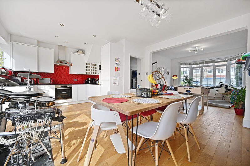 House in London - View 3