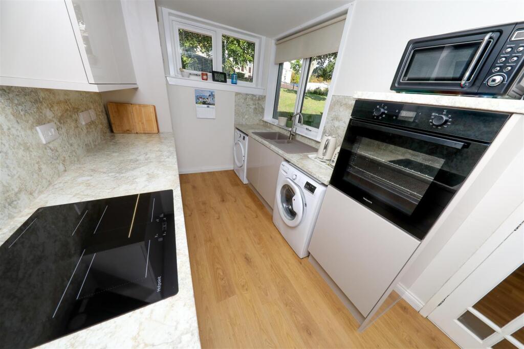 Dunbeath Drive, Glenrothes photo 3