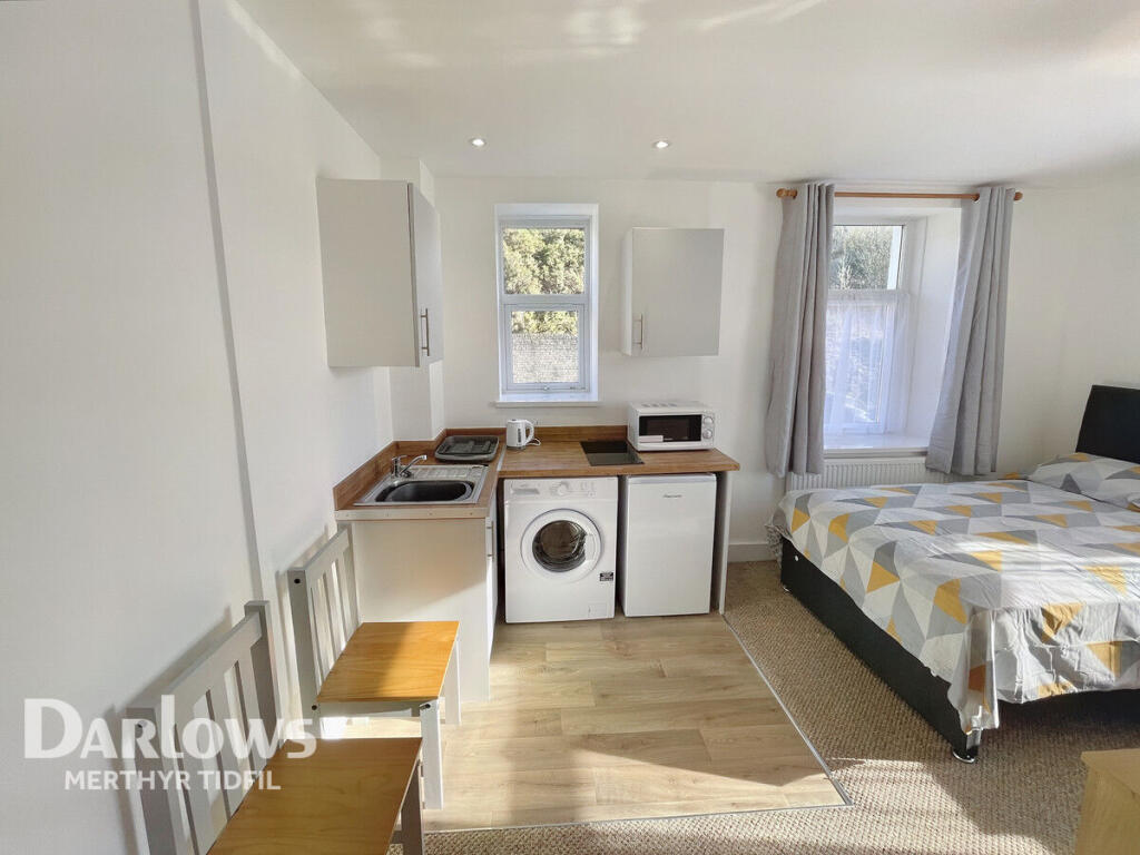 House in Tredegar, Rhymney - View 4