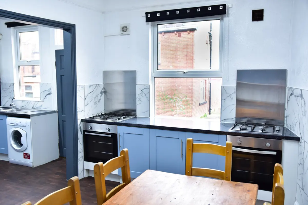7 bedroom terraced house for rent