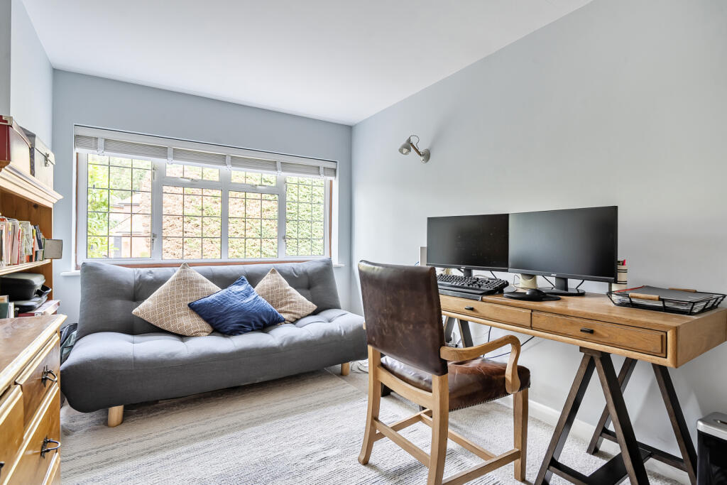 House in Guildford - View 3