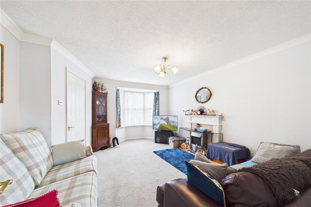 Penfold Road, Maidenbower, Crawley, West Sussex, RH10 photo 2
