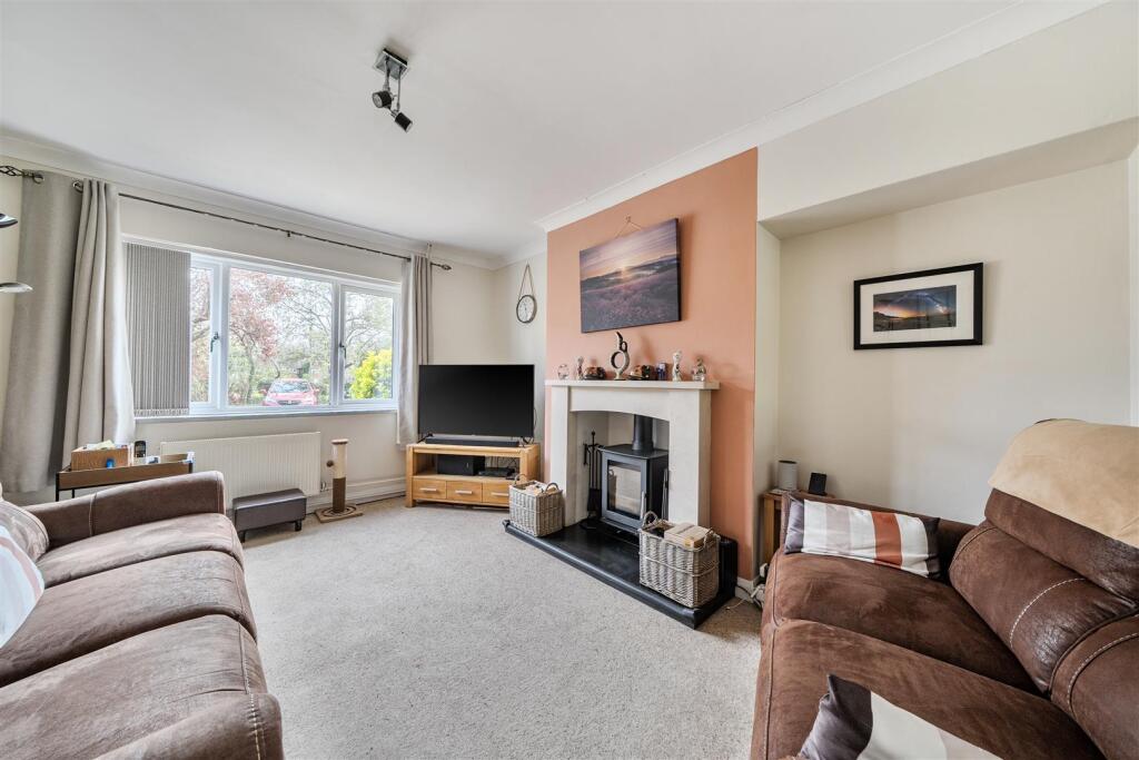 Mylne Square Wokingham, Berkshire, RG40 1UT photo 4
