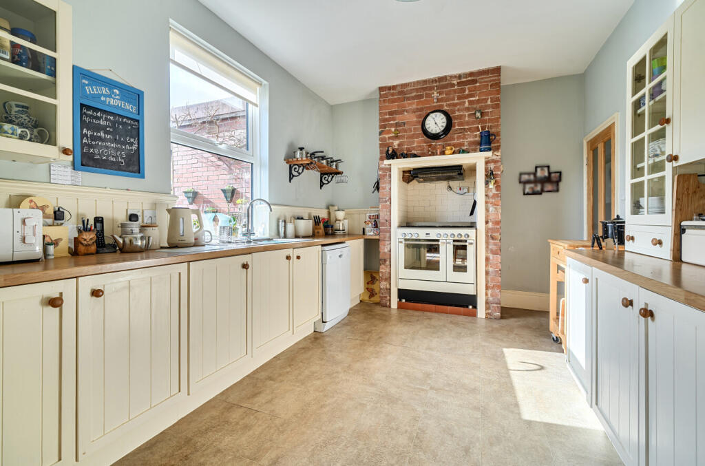 House in Teignbridge, Teignmouth - View 4