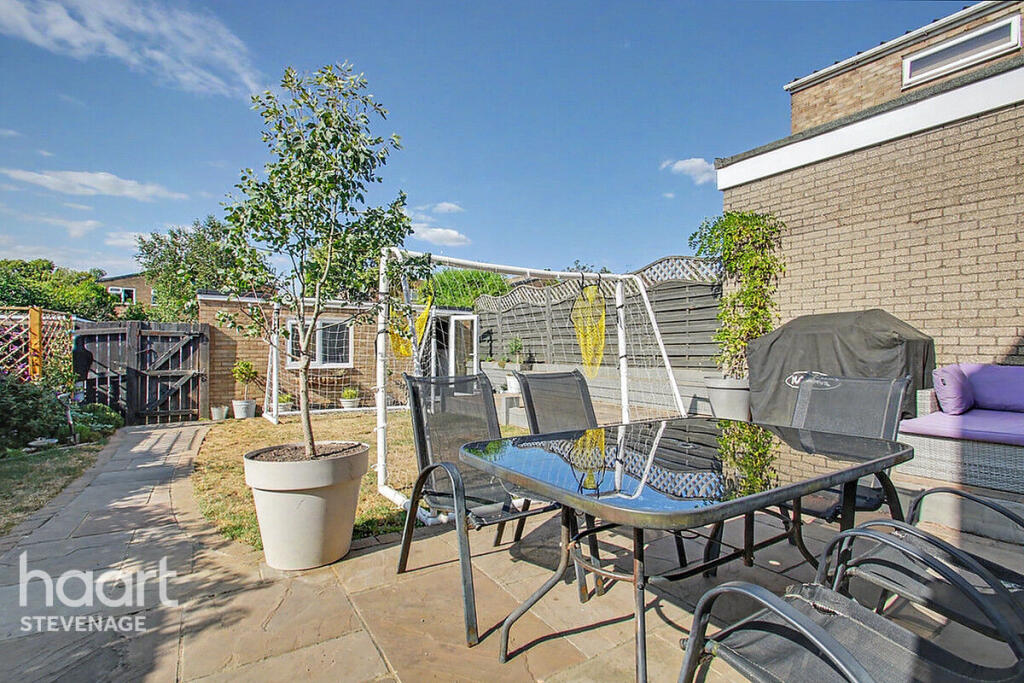 House in Stevenage, Pin Green - View 5