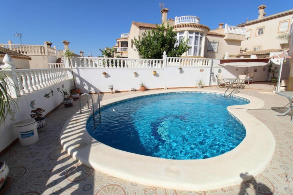 Main image of property: Valencia, Alicante, Alicante