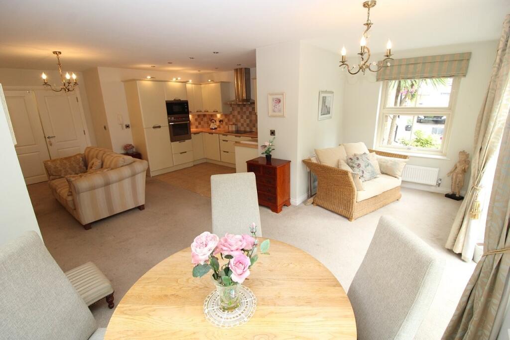Apartment in Barnsley, South Yorkshire - View 2