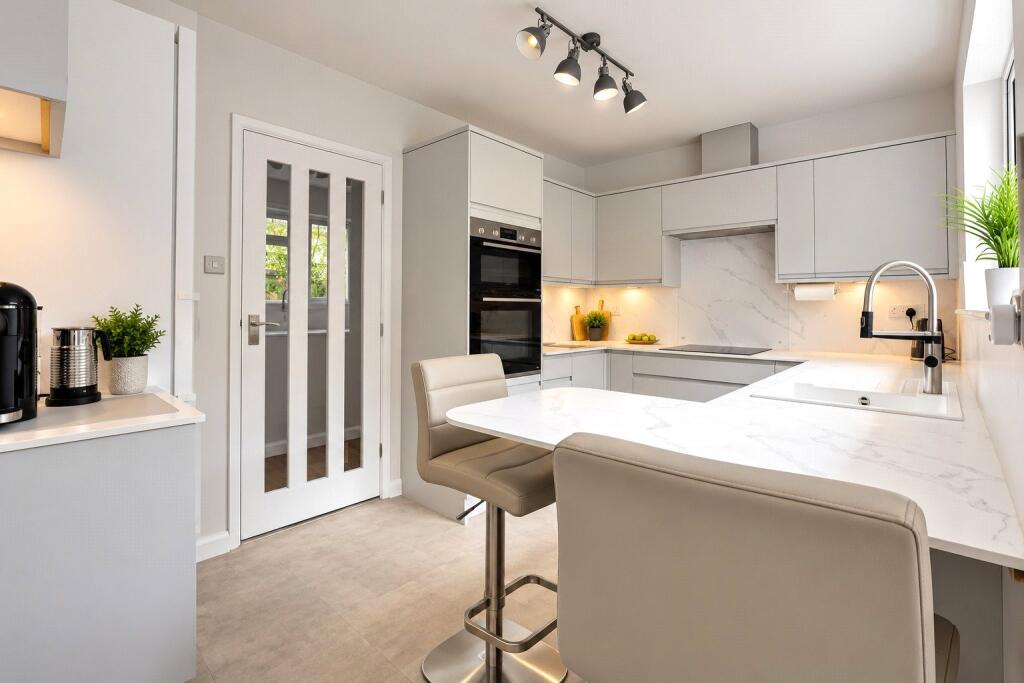 House in Exeter - View 3
