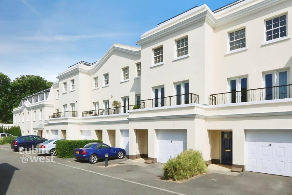 Main image of property: Tortington Manor BN18