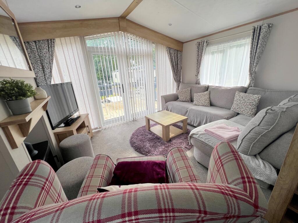 Bashley Caravan Park, Sway Road, New Milton, Hampshire. BH25 5QR photo 4