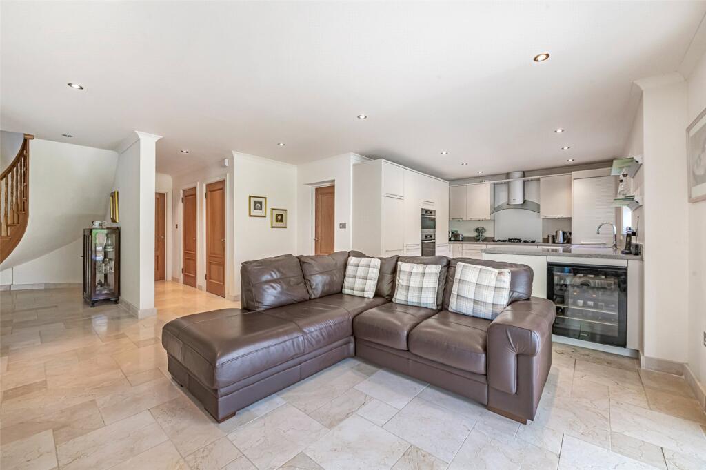 House in Redhill - View 5