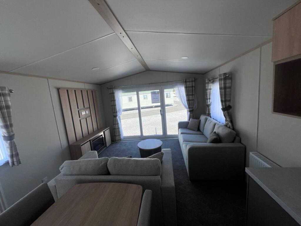 Hornsea, East Yorkshire, HU18 1XQ - View 2