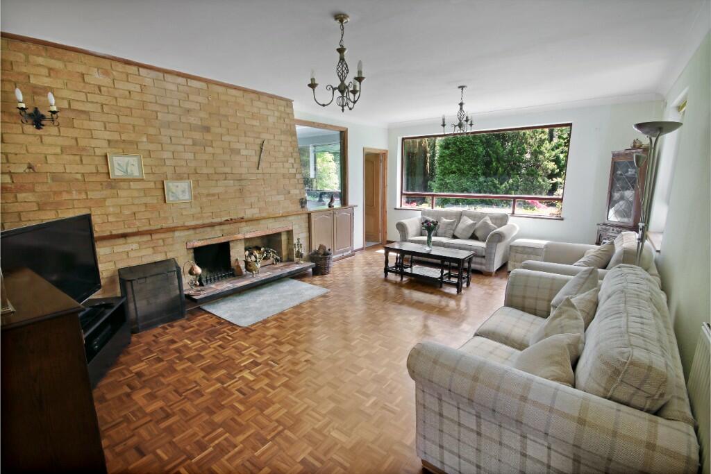 Lake View, East Grinstead, West Sussex, RH19 photo 3