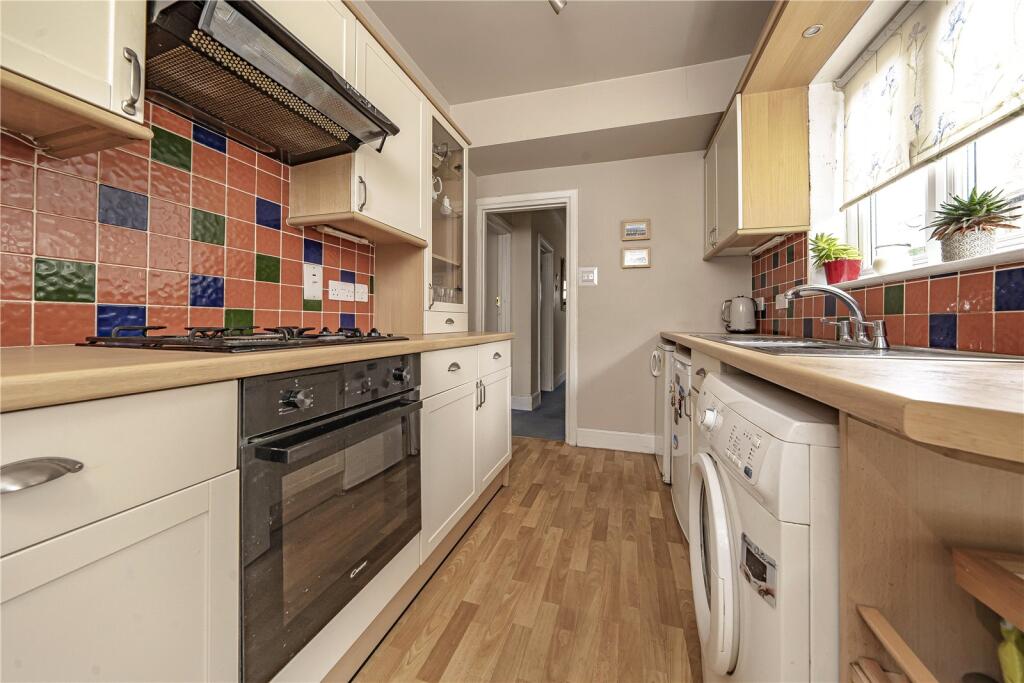 House in London, New Malden - More