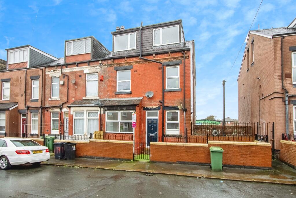 Main image of property: Copperfield View, Leeds