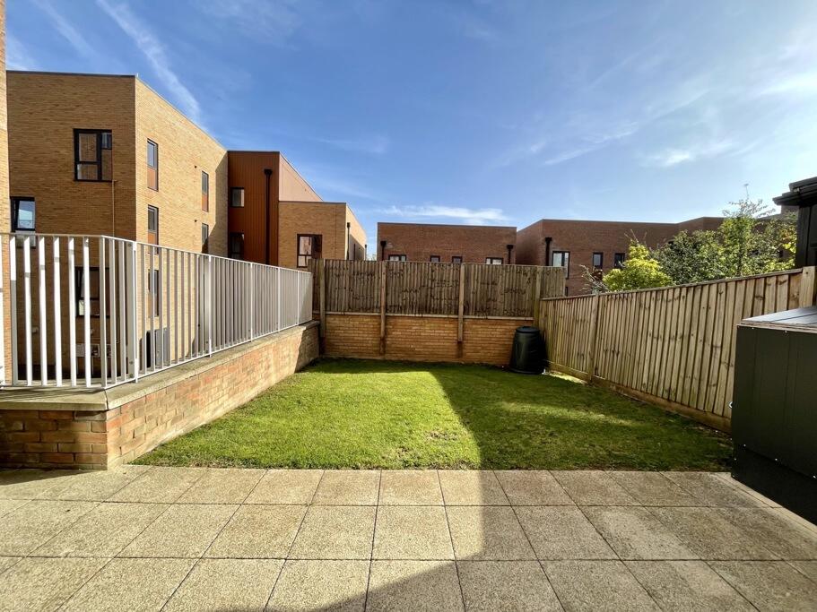 House in Milton Keynes, Central Milton Keynes - View 2