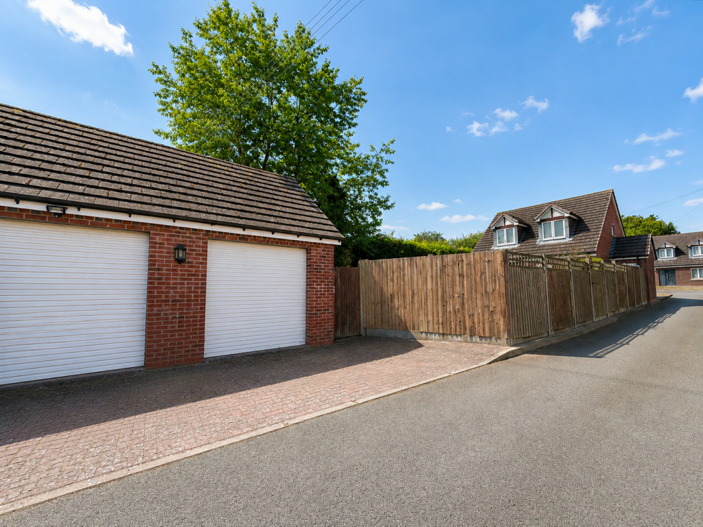 Alcester Road, Hollywood, B47 5HQ photo 5