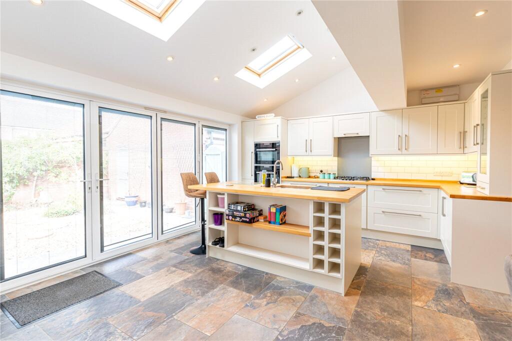 Jubilee Road, Devizes, Wiltshire, SN10 photo 4
