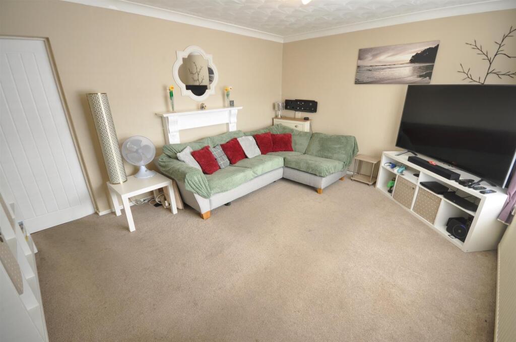 Haynes Road, Thorne, Doncaster photo 3