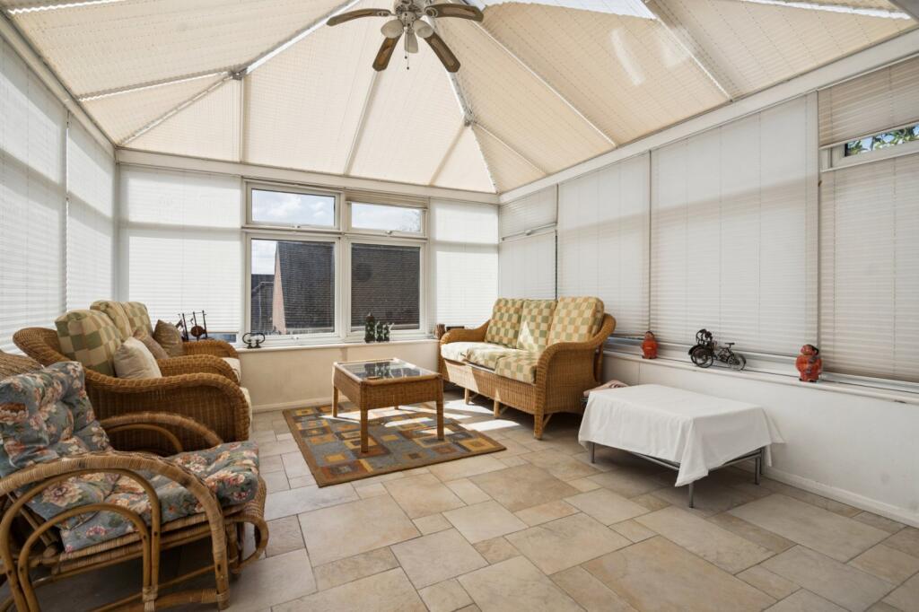 House in Slough - View 4