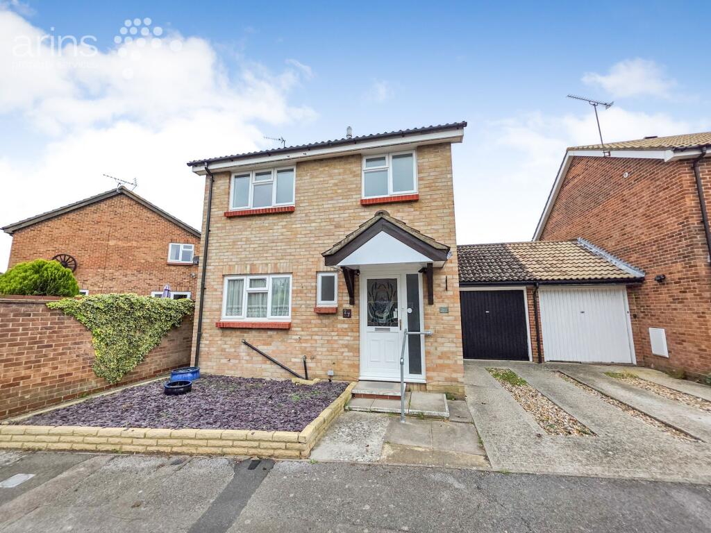 3-bed detached on Ilfracombe Way, Lower Earley, RG6, £450,000