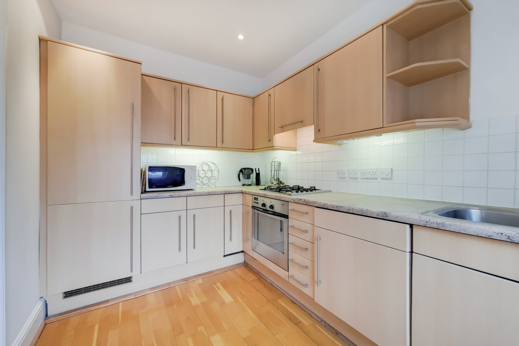 Apartment in London - View 5