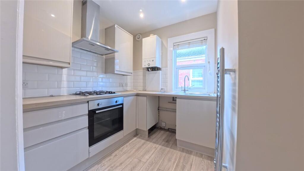 Apartment in Bristol - View 3