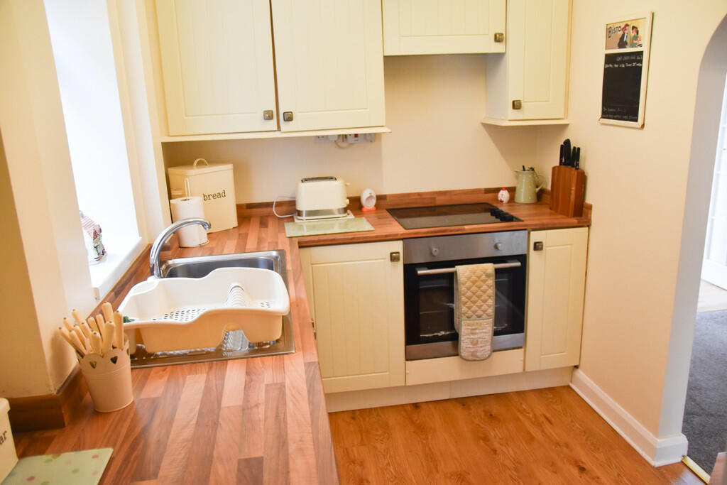 Southlands Avenue, Dresden, Stoke-on-Trent photo 4