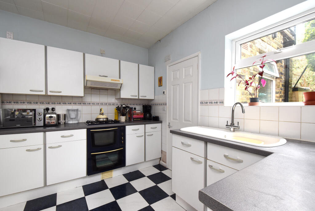 Apartment in London - More