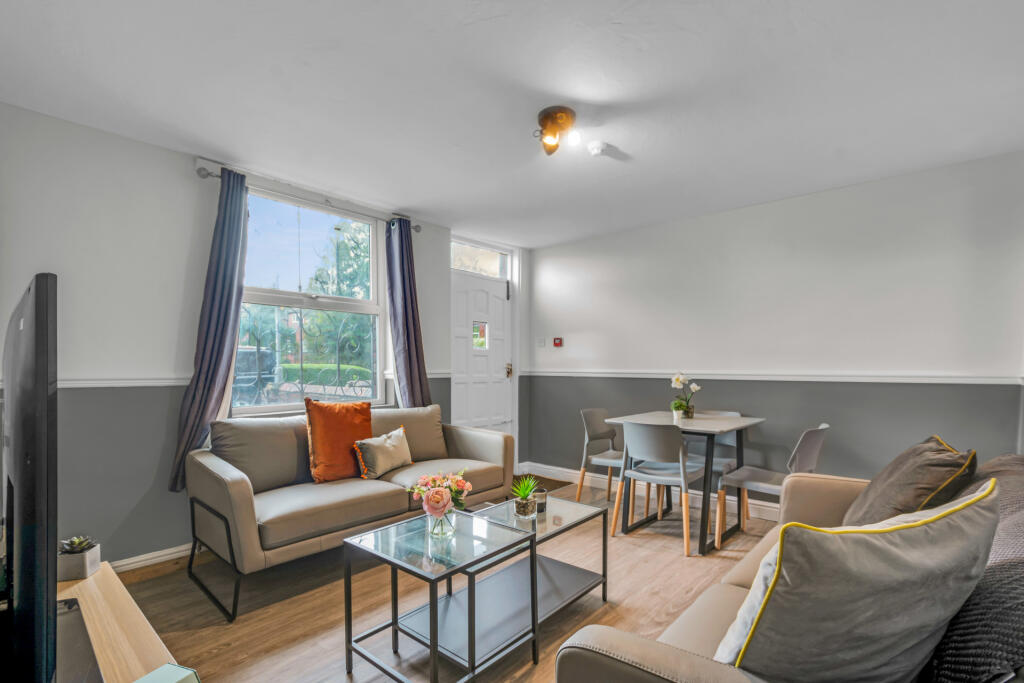 House in Leeds - View 2