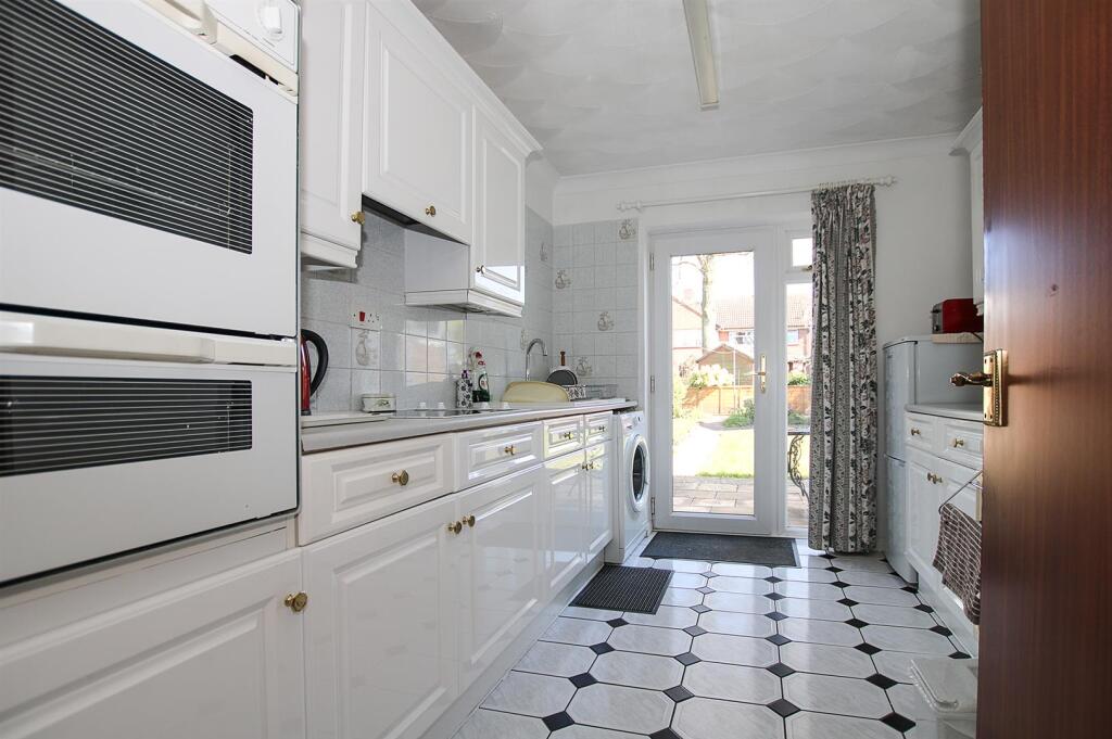 House in West Suffolk, Studlands Park, Newmarket - View 5
