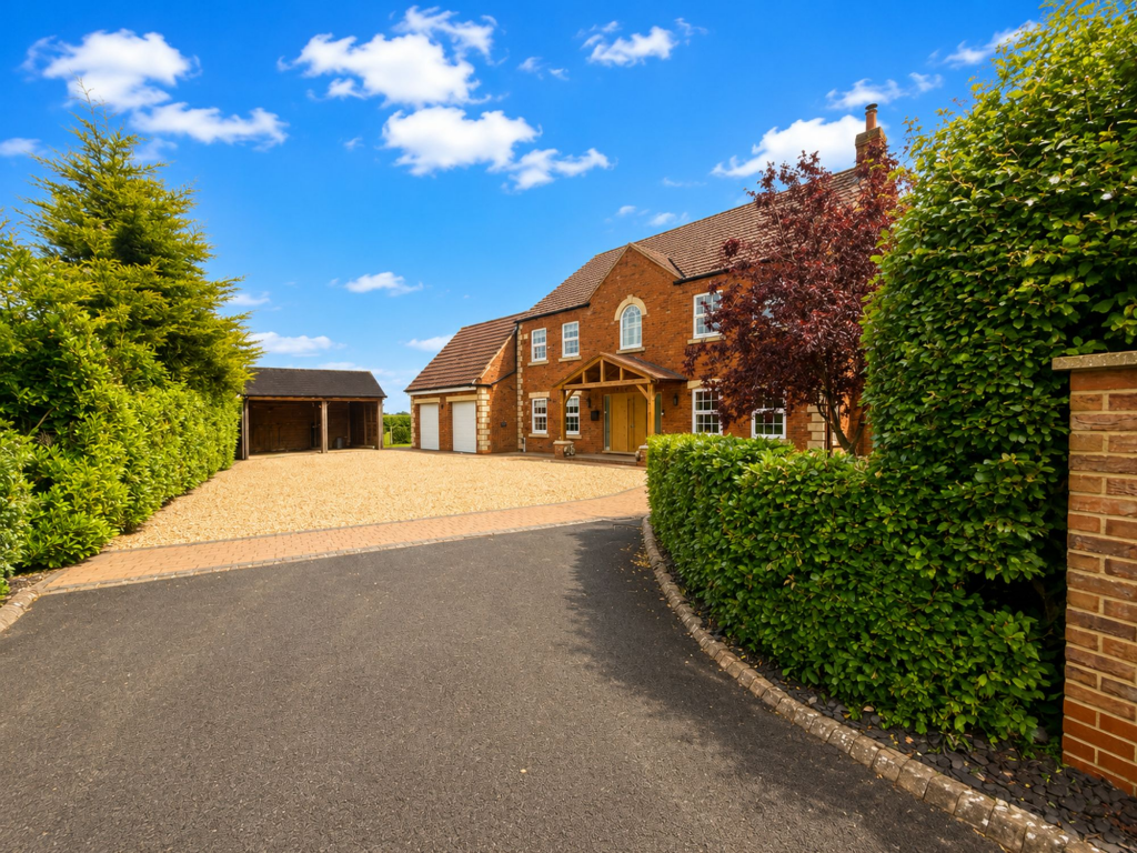 6-bed detached on Humberston Avenue, Humberston, DN36, £825,000