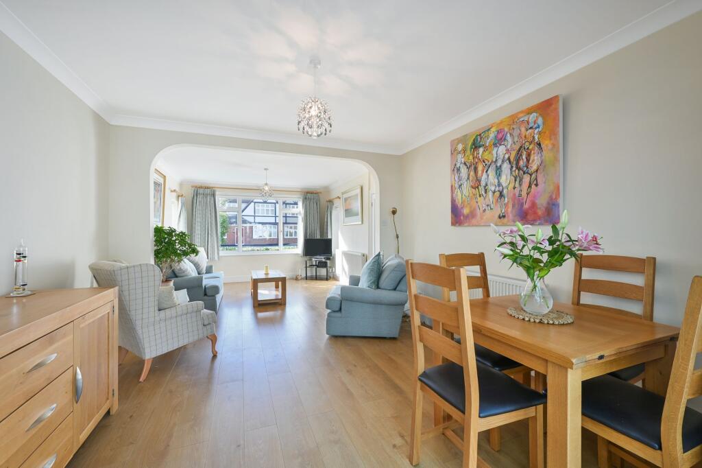Tattenham Grove, Epsom, KT18 photo 4