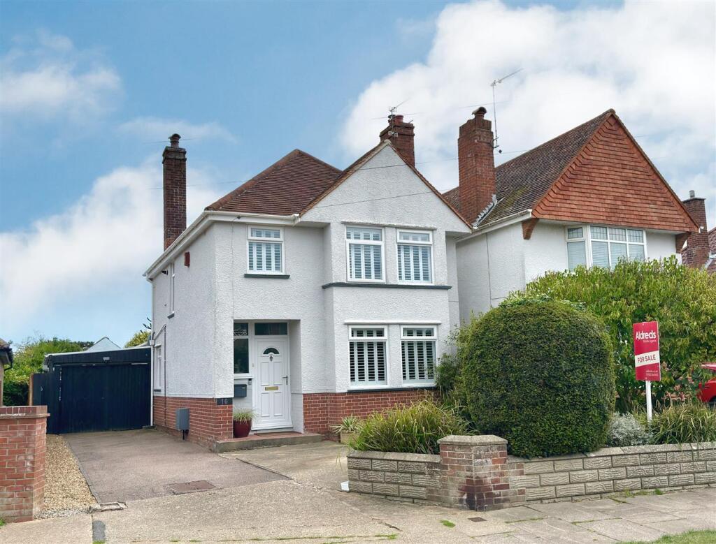 4-bed detached on Gunton Church Lane, Lowestoft, Suffolk, £375,000