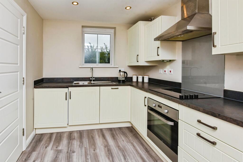 Berengaria Close, Westbury photo 3