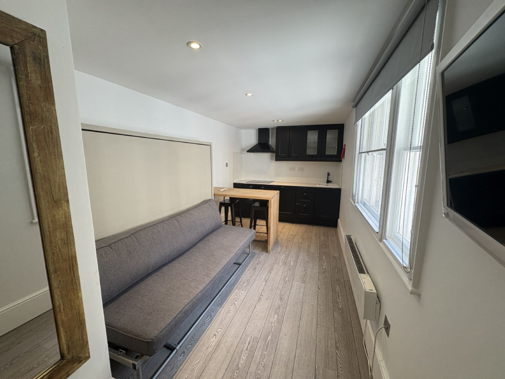 Main image of property: Studio Flat 1, 193 Gloucester Place, Baker Street NW1 6BU