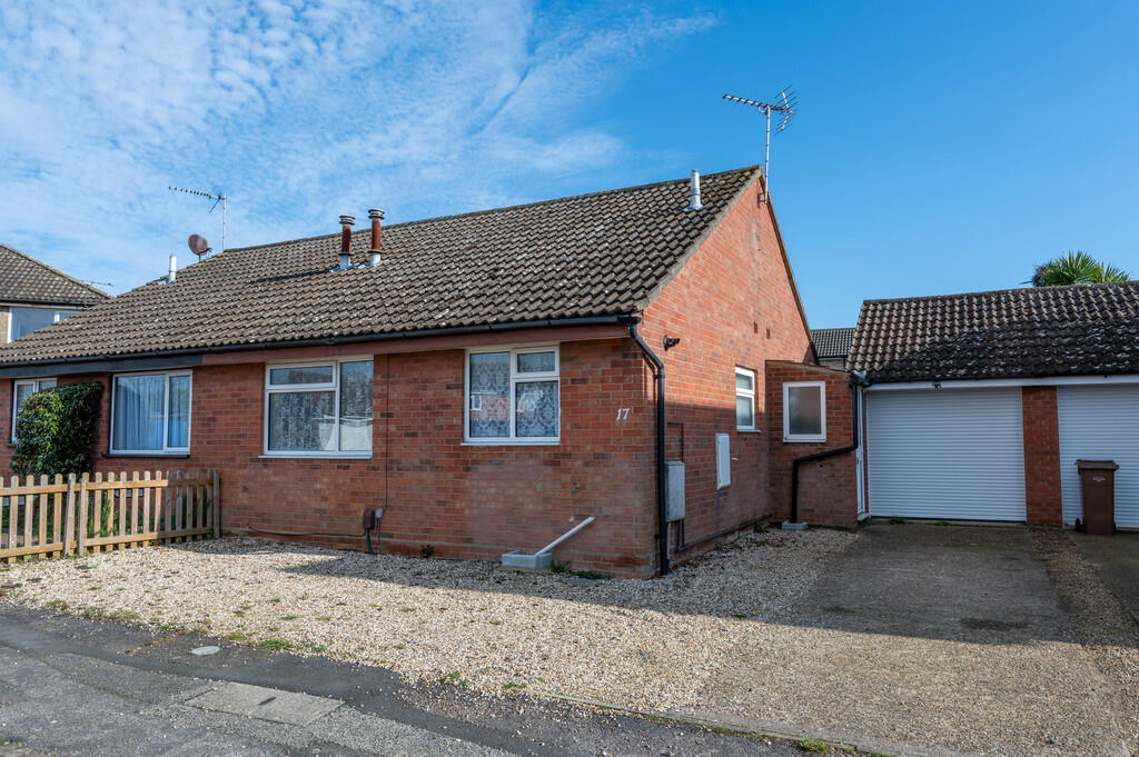 2-bed semi-detached on Meadow Close, Trimley St. Martin, £265,000