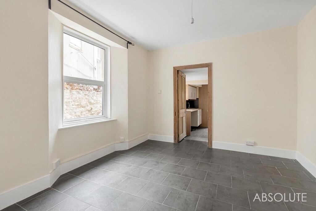 Apartment in Torquay - View 4