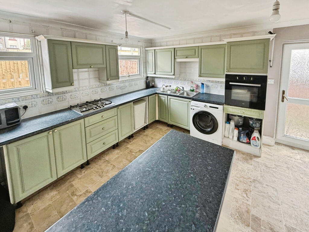 House in Plymouth, Plympton Central - View 4