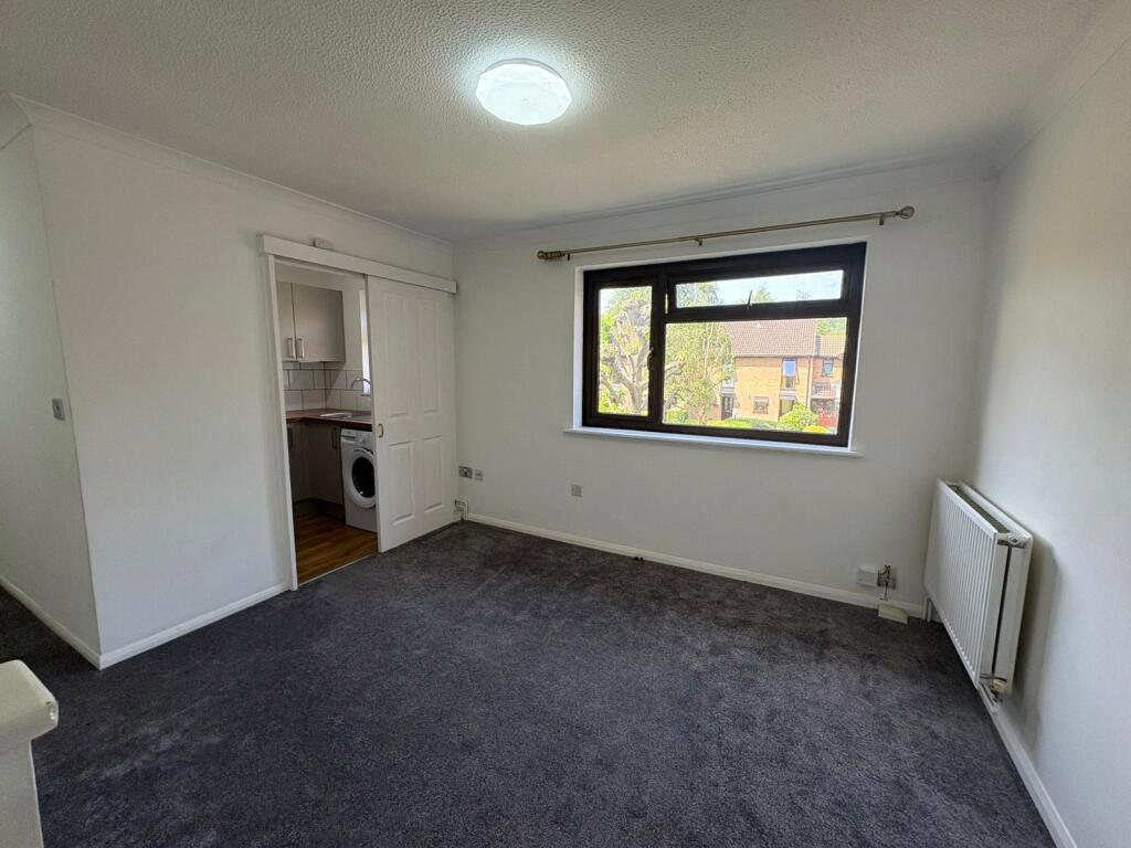 House in Guildford, Ash - View 2
