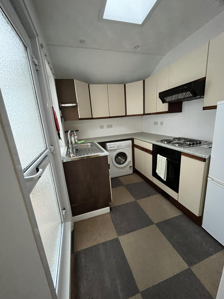 Eastbourne Road, Cornwall, St. Austell, Cornwall, PL25 4ST photo 3