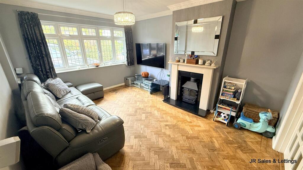 House in Waltham Cross, Goffs Oak - View 4
