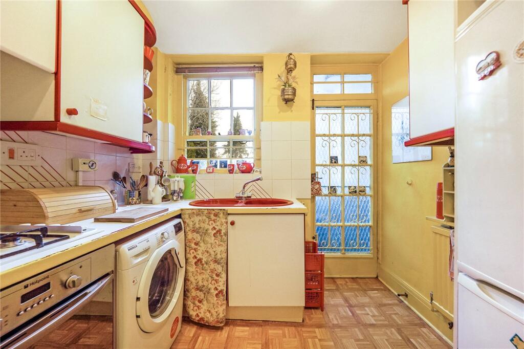 Apartment in London - View 5